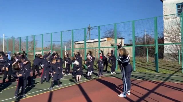 В МБОУ ООШ N 19 в рамках Всемирного Дня здоровья прошла акция "Здоровье в порядке, спасибо зарядке! смотреть онлайн