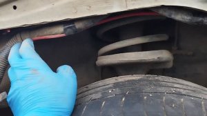 Как протянуть провод от АКБ в салон Мицубиси Каризма