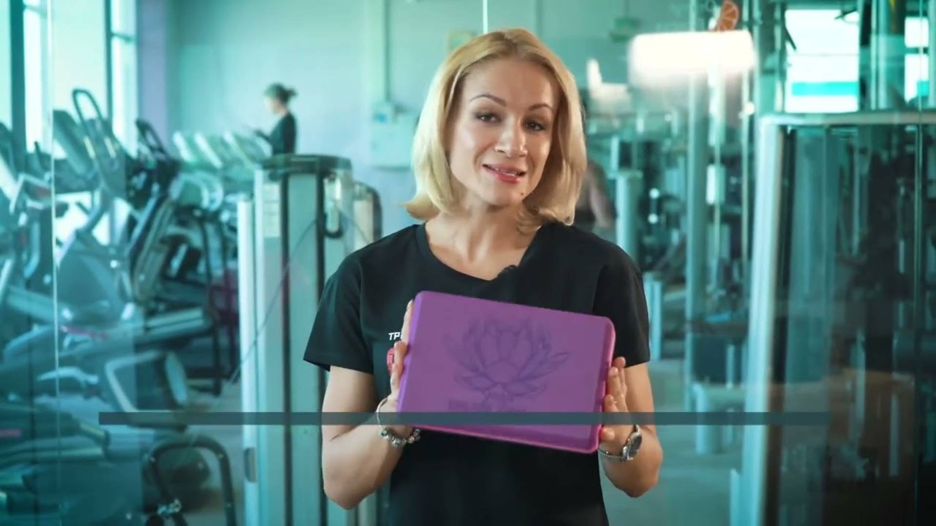 Блок для йоги Original FitTools обзор + упражнения смотреть онлайн