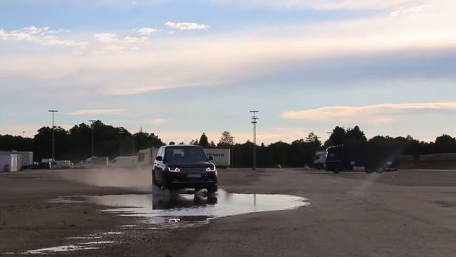 Range Rover Vogue | Offroad | Water | Slo motion | V6 | 60 fps смотреть онлайн