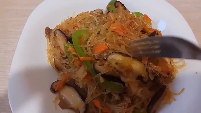 Фунчоза с грибами шиитаке