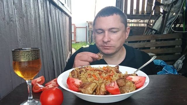 мукбанг/обжор/плов традиционный со свининой,свежие овощи/ смотреть онлайн