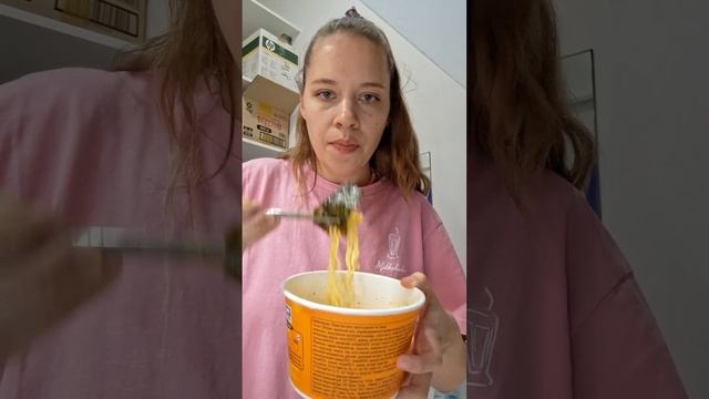 Корейская сырная лапша 🔥 #обзор #еда #mukbang #мукбангроссия #ramen смотреть онлайн