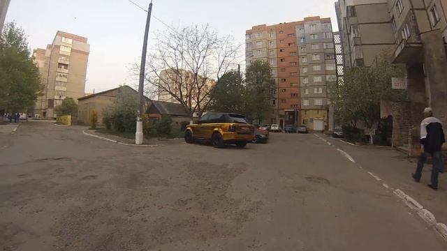 Золотой Range Rover смотреть онлайн