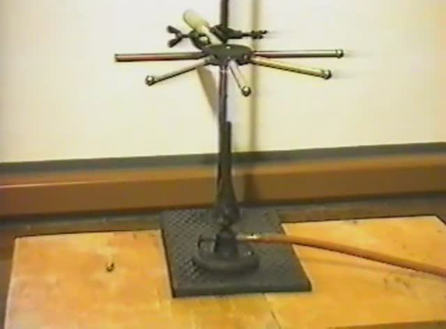 Физика. Опыты. Молекулярная физика. Модель идеального газа. Теплопроводность металлов смотреть онлайн