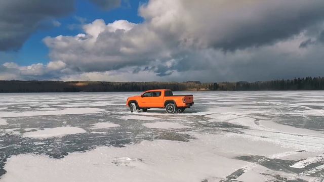 Fun on ice with the Tacoma смотреть онлайн