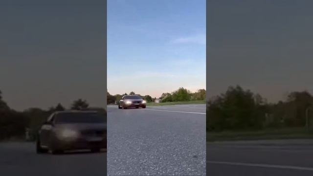 BMW E90 330i N53 mit 335i Abgasanlage Fly By смотреть онлайн