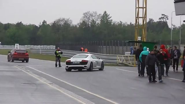 Audi R8 Sound Battle - R8 V10 vs R8 V8 vs Modified R8 V8 PPI Razor! смотреть онлайн