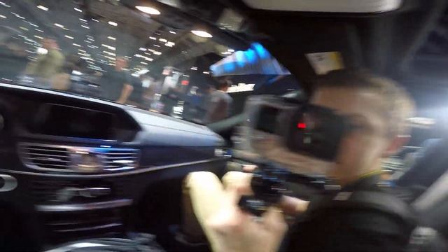 E63 AMG S wagon interior at NYIAS 2015! смотреть онлайн