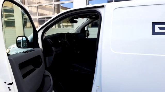 Peugeot e-Expert Elektro Nutzfahrzeug mit grosser 75kWh Batterie смотреть онлайн