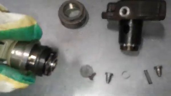 Топливный насос Toyota Crown JZS175