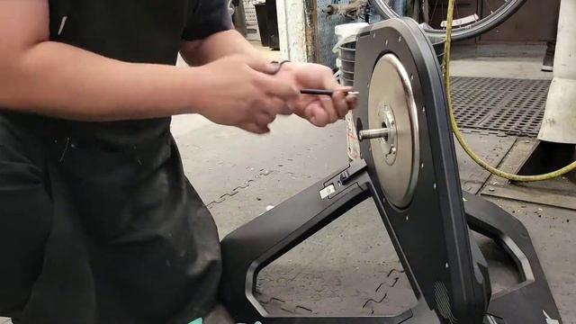 Tacx neo smart trainer... tinkering #tacx #youtubeshorts 🇨🇦 смотреть онлайн