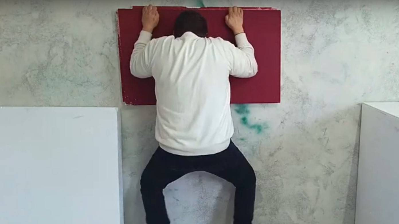 КЛЕЙ ПЕНА ДЕРЖИТ БОЛЕЕ 100 КГ смотреть онлайн