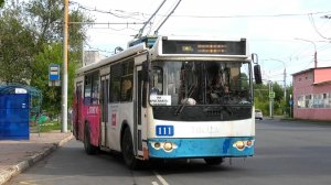 Троллейбус Ярославля ЗиУ-682Г-016.02 борт. №111 маршрут 5 на остановке "улица Ухтомского"