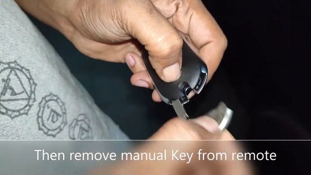 How to unlock the door of New C class (206) model by manual key in Mercedes Benz смотреть онлайн