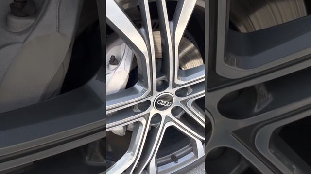 Audi Dynamische Nabenkappen / Dynamic Hub Caps смотреть онлайн