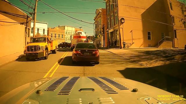 Dump Truck takes out Audi смотреть онлайн