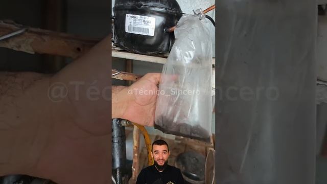 Как ремонтируют холодильники зарубежом #shorts смотреть онлайн