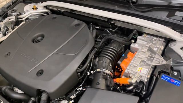 Volvo V60 T8 405PK AWD Polestar Engineerd | Osmium Grey Metallic смотреть онлайн