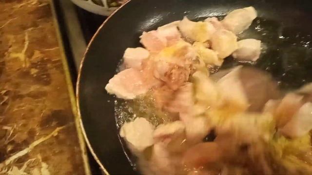 Тушёная куриная грудка с луком и морковью смотреть онлайн