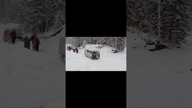 УАЗ ЧЕРЕЗ МЕЛКУЮ ЗАМЁРЗШУЮ РЕЧКУ