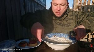 мукбанг/обжор/пельмени со сметаной,бутерброды свекла майонез/