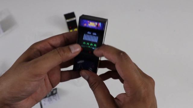 TINY ARCADES - World's Smallest Playable Mini Arcade Games | UNBOXING & LETS PLAY! смотреть онлайн