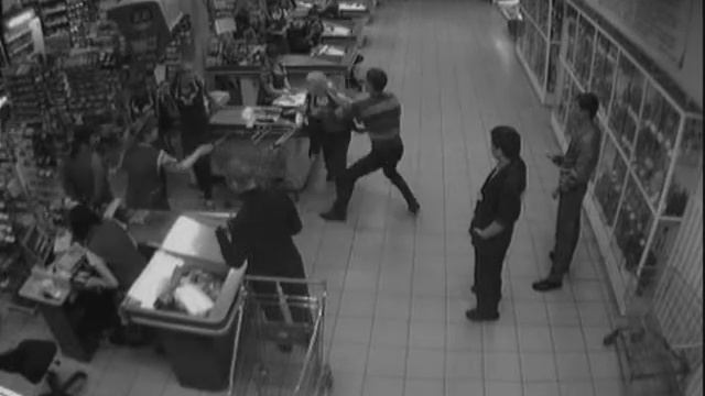 Разборка кассира с продавцом.wmv смотреть онлайн