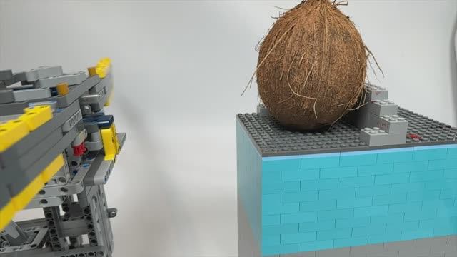 LEGO Арбалет против Фруктов! | LEGO Crossbow Vs Fruit!