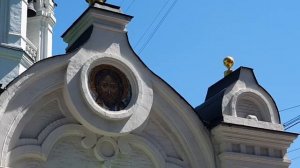 Храм Преображения Господня на Песках, в Московском дворике, где «родились» Крокодил Гена и Чебурашка