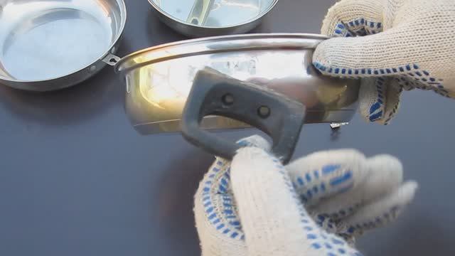 ОТЛОМАЛАСЬ РУЧКА У СКОВОРОДКИ смотреть онлайн