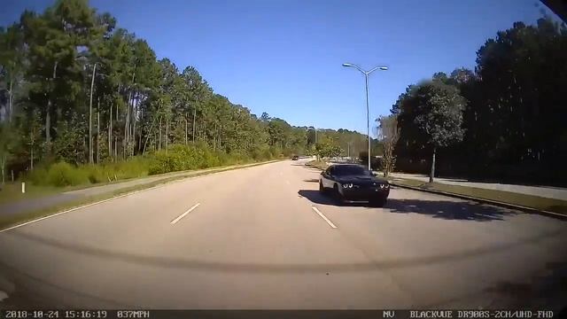 Hellcat Challenger vs JEEP Grand Cherokee SRT смотреть онлайн