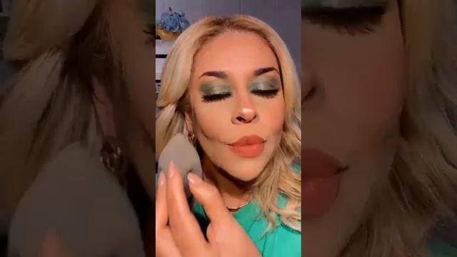 Escola Metodo Zoom - Colorimetria e Visagismo aplicados na maquiagem Video #74 смотреть онлайн