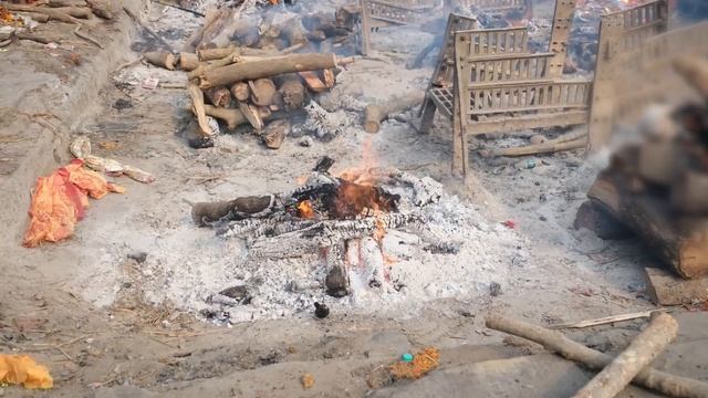 CENAZE YAKMA MERASİMİ - Ganj Nehri Hindistan