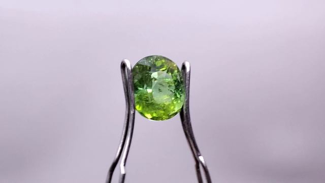 1.69 ct. Турмалин Верделит. Мозамбик смотреть онлайн