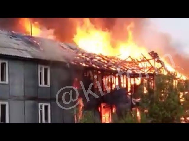 В поселке Солнечный сгорел дом. Сургутский район смотреть онлайн