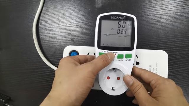 How to Use Digital Power Meter / Volt Ampere Watt Meter смотреть онлайн