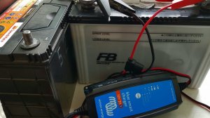 ЗАРЯДНЫЕ  УСТРОЙСТВА  -  Victron Energy 12/7 А (  iP 65  ) +   Victron   12/7 A (  iP 67  )