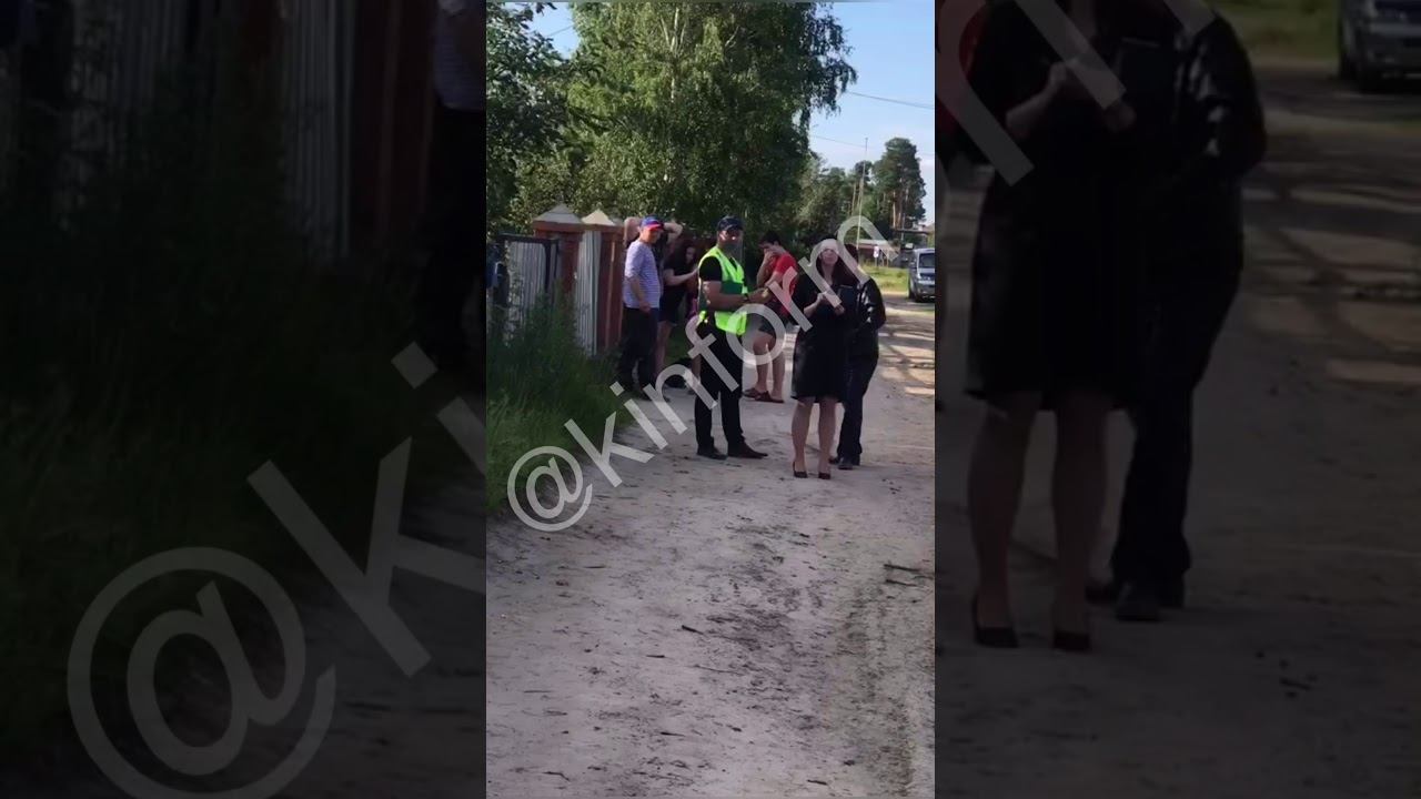 Полицейские запретили жителям Сайгатино снимать ДТП с участием неадеквата смотреть онлайн