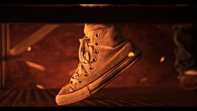 Stranger Things 2 - Episode 9 "The Gate" Scene: Eleven Closes The Door To The Upside Down (UHD, 4K) смотреть онлайн