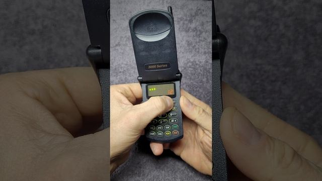 Motorola STARTAC - Первый телефон "раскдадушка" смотреть онлайн
