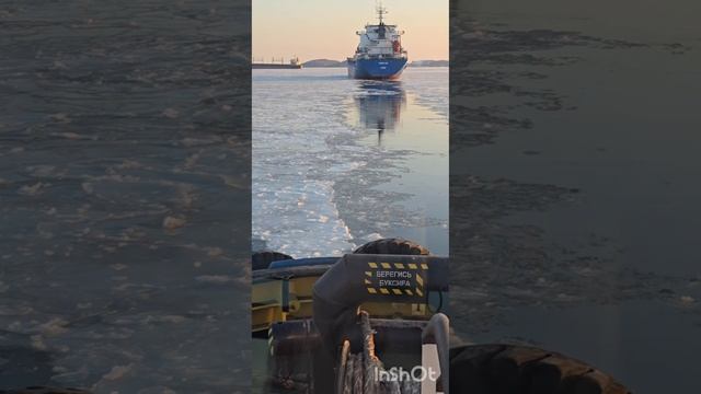 Добрый январский вечер на рейде Владивостока.💖 смотреть онлайн