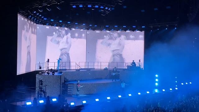 Bring Me The Horizon - Diamonds Aren’t Forever (w Static Dress) @ O2 Arena London UK 2024 // Night смотреть онлайн
