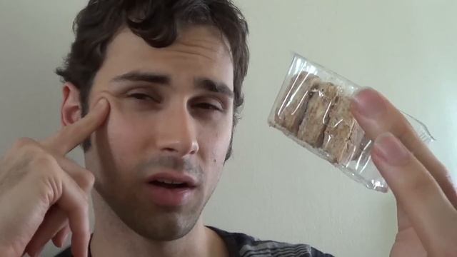 Communist Soda & Black Pepper Cookies - Junk Food Review in Malaysia смотреть онлайн