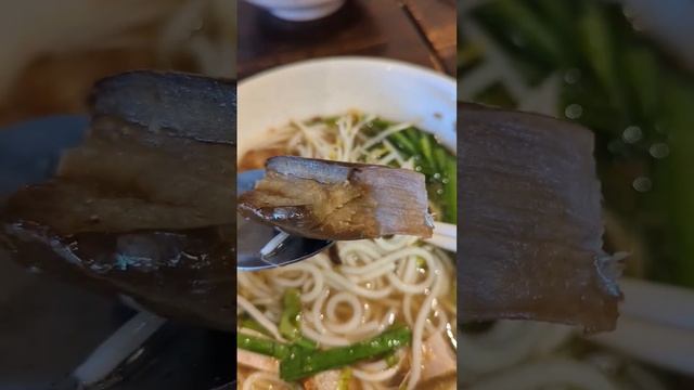 Vietnamese "bun mam" FERMENTED FISH noodle soup at Gia Dinh in Marrickville смотреть онлайн