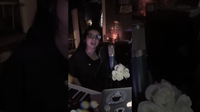 Crazy in Love Beyonce Cover by: Joslyn Marie смотреть онлайн