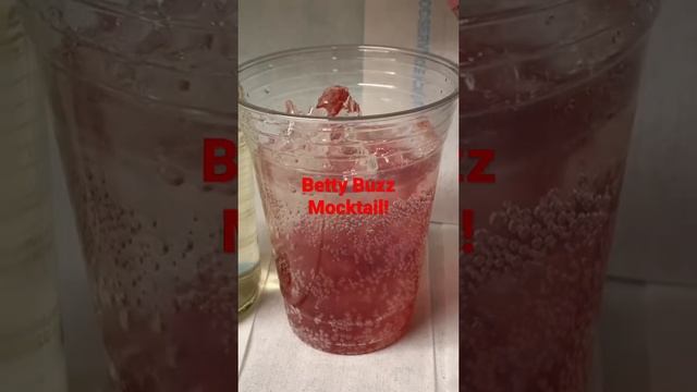MOCKTAIL. #bettybuzz #mocktail #dryjanuary #tonicwater #grenadine #limejuice #cherrybitters смотреть онлайн