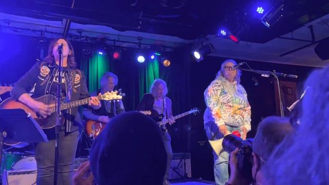 Indigo Girls - “Orange Crush” (12-14-2022, 40 Watt Club, Athens, GA; R.E.M. cover) смотреть онлайн