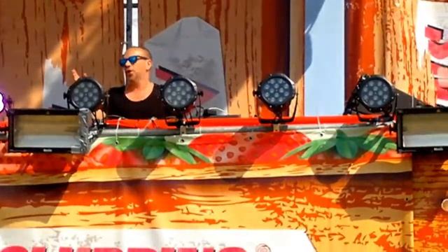 Vladimir Fonarev playing Just Let Me Be @ Fruit Vibrations in Moscow 06.07.2014 смотреть онлайн