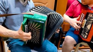УХ! Барыня на двух гармонях !В гостях у гармониста В гостях у гармониста